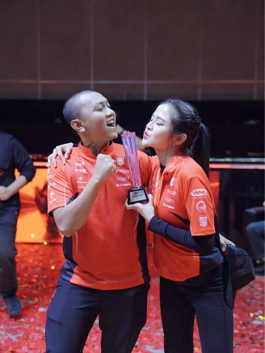 Bella Bonita juara satu dalam kompetisi billiard.