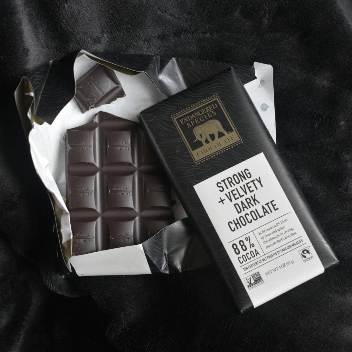 ilustrasi dark chocolate 