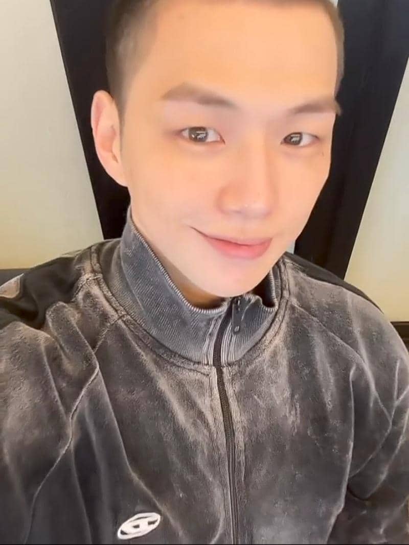 potret Kang Daniel berangkat wamil