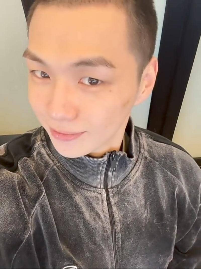 potret Kang Daniel berangkat wamil