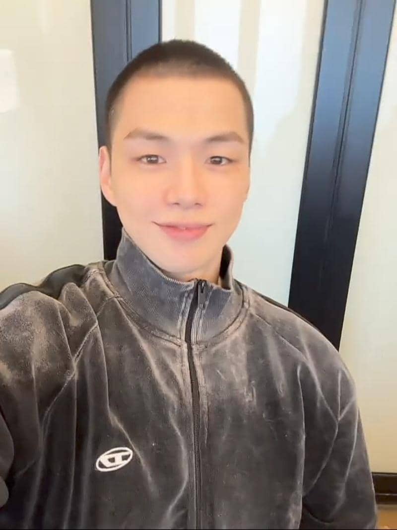 potret Kang Daniel berangkat wamil