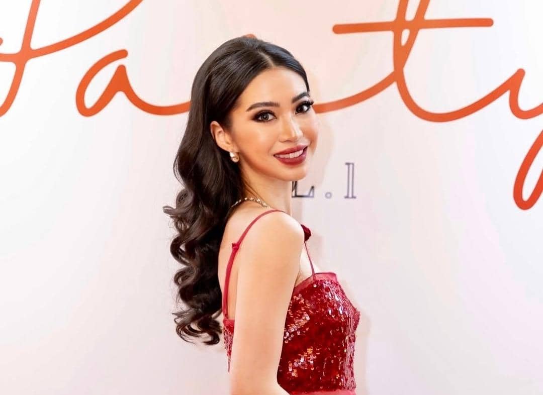 Ide makeup glam ala Angie Prijanto 