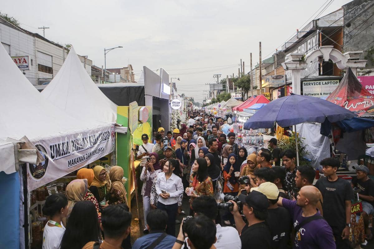 Pembukaan tradisi tahunan Dandangan 2026 di kawasan Alun-alun Simpang 7 Kudus, Senin (9/2/2026). (Dok. BLDF)