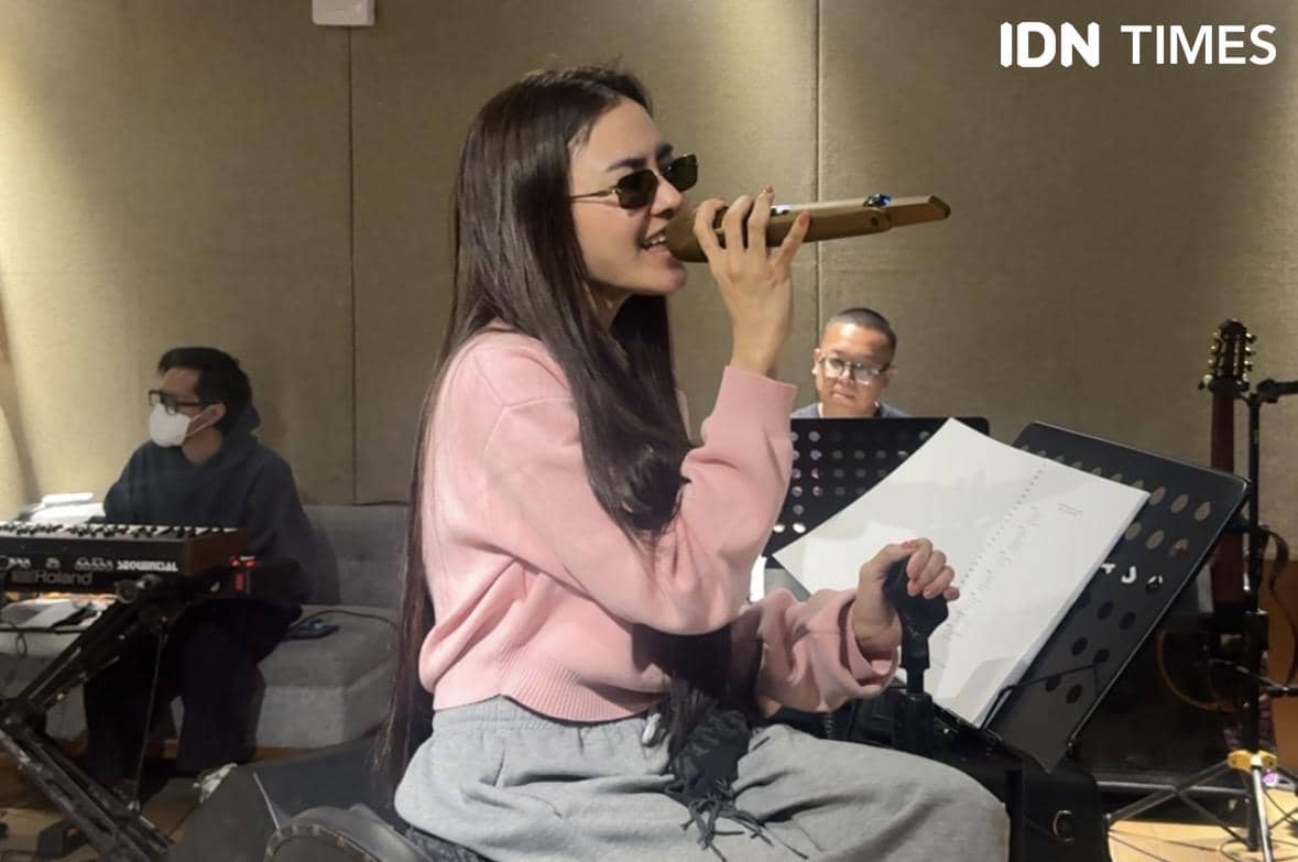 Mahalini saat latihan konser pada Senin (9/2/2026)