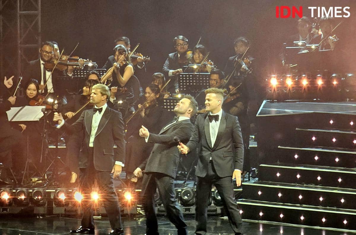 Konser Westlife bertajuk Gala Evening di Surabaya