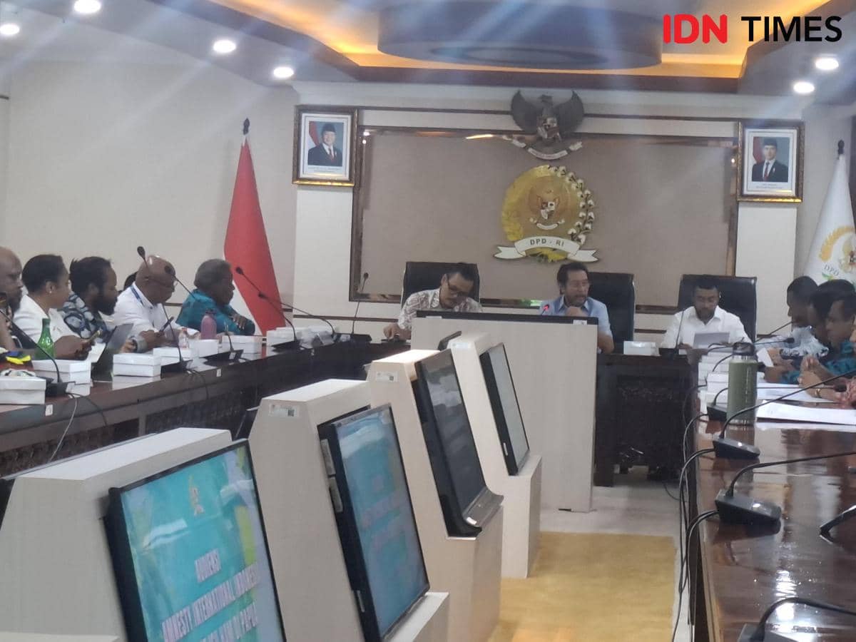 Wakil Ketua DPD RI Yorrys Raweyai saat menerima Amnesty International. (IDN Times/Amir Faisol)