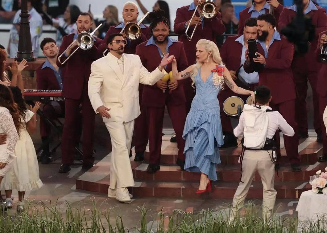 Bad Bunny dan Lady Gaga di Super Bowl Halftime Show 2026