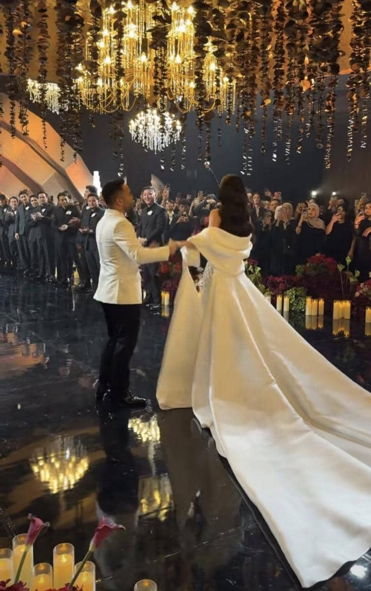 gaya resepsi Angie Prijanto