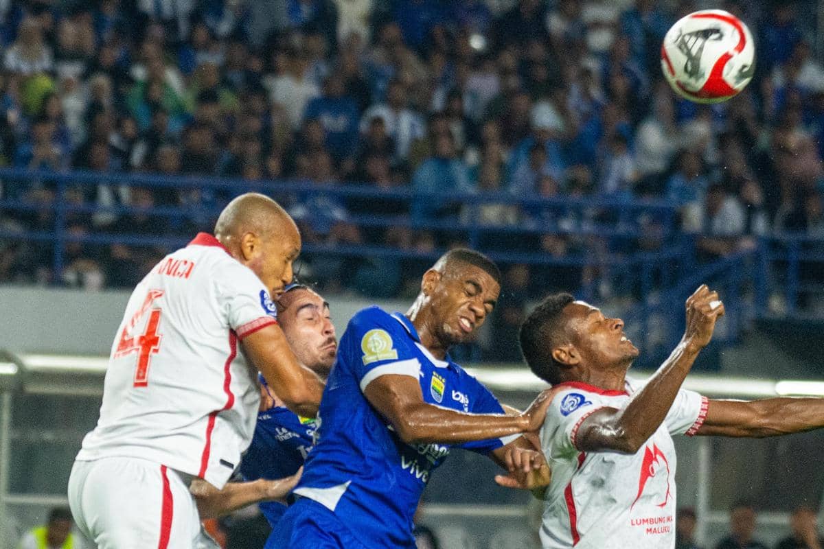 antarafoto-persib-kalahkan-malut-united-1770638370.jpg