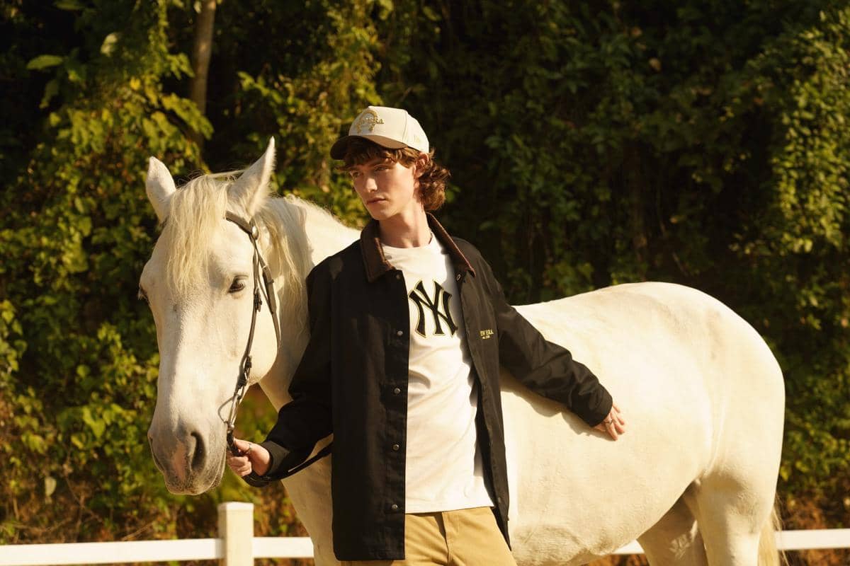 Apparel dan Headwear Koleksi Year of The Horse Terinspirasi Dari Tahun Kuda Api. (Dok. New Era Indonesia)