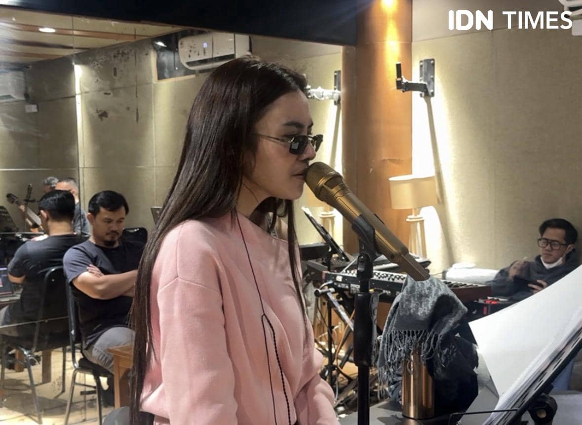 Mahalini saat latihan konser pada Senin (9/2/2026)