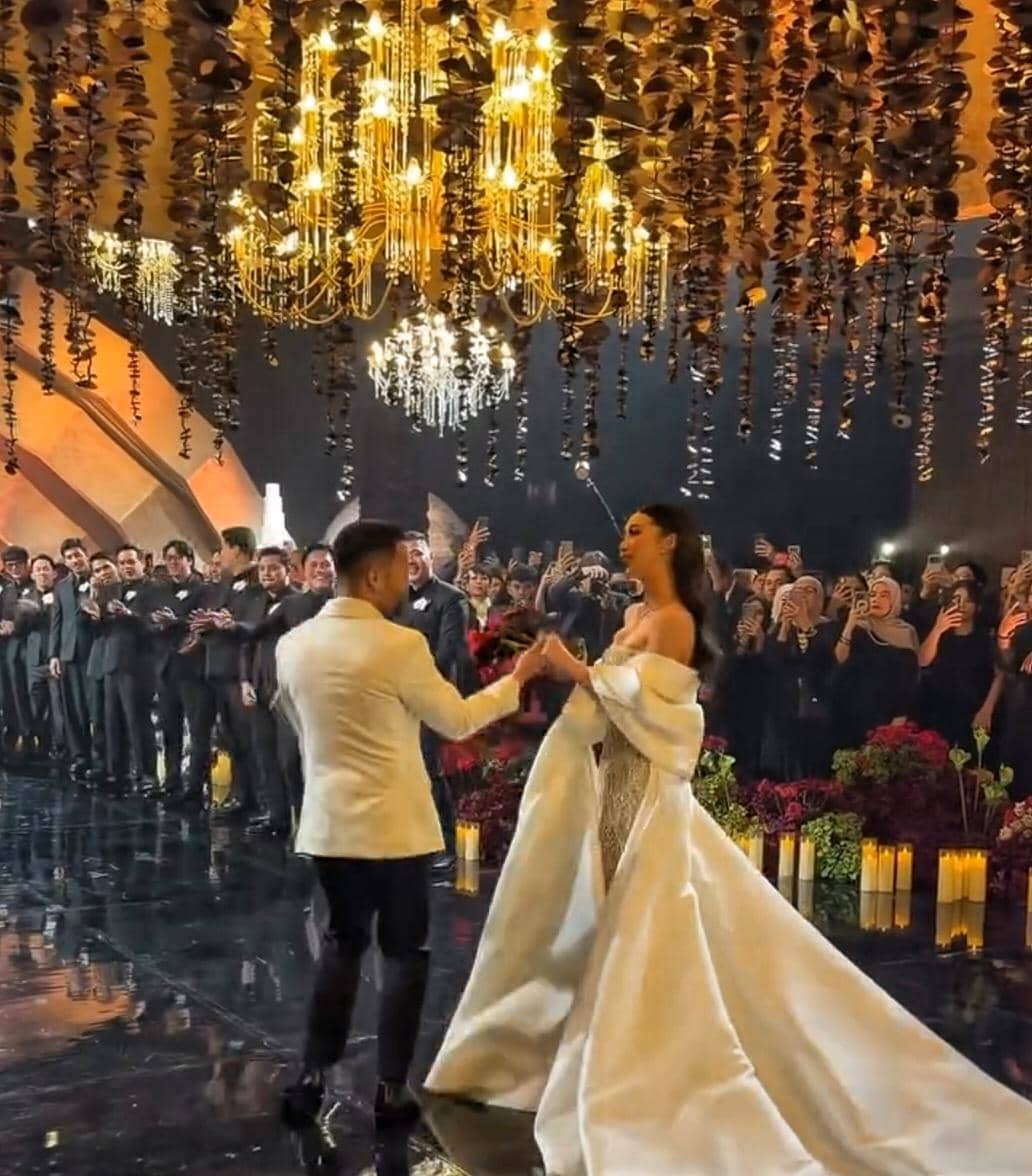 Dekorasi resepsi pernikahan Ranggaz Laksmana dan Angie Prijanto. 