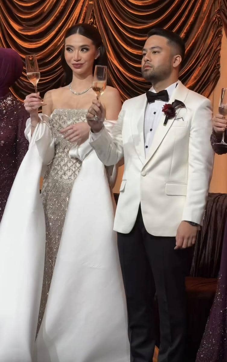 gaya resepsi Angie Prijanto