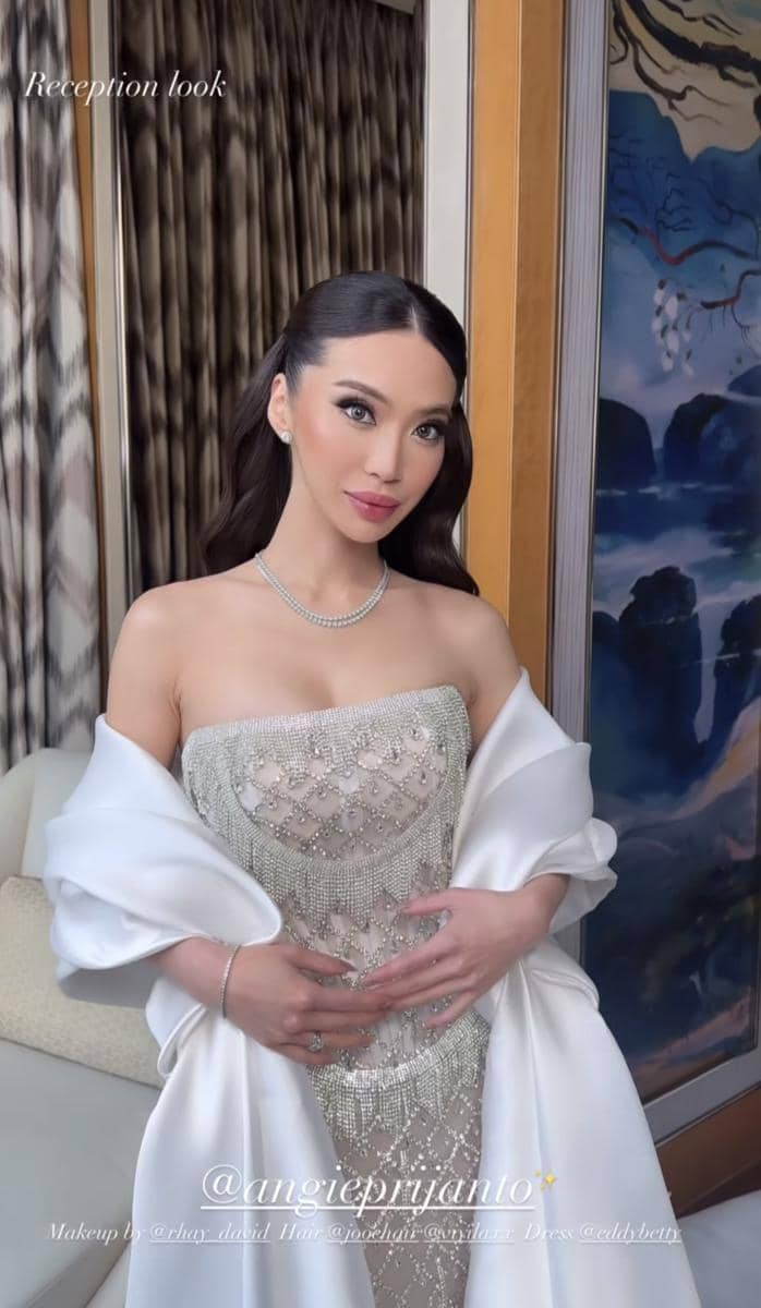 gaya resepsi Angie Prijanto