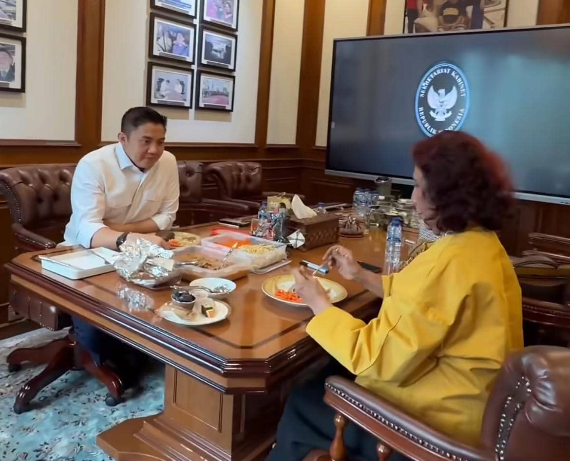 Susi Pudjiastuti Mampir ke Kantor Teddy, Ngaku Saling Kenal Sejak 2016