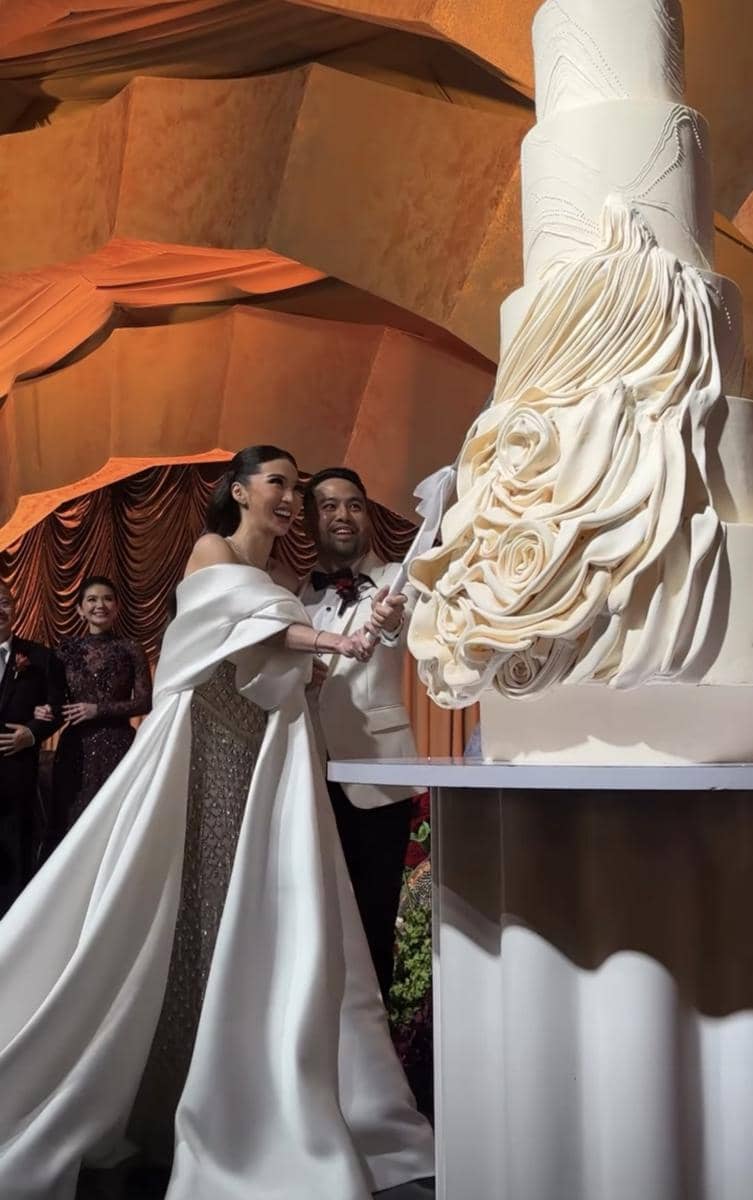 gaya resepsi Angie Prijanto