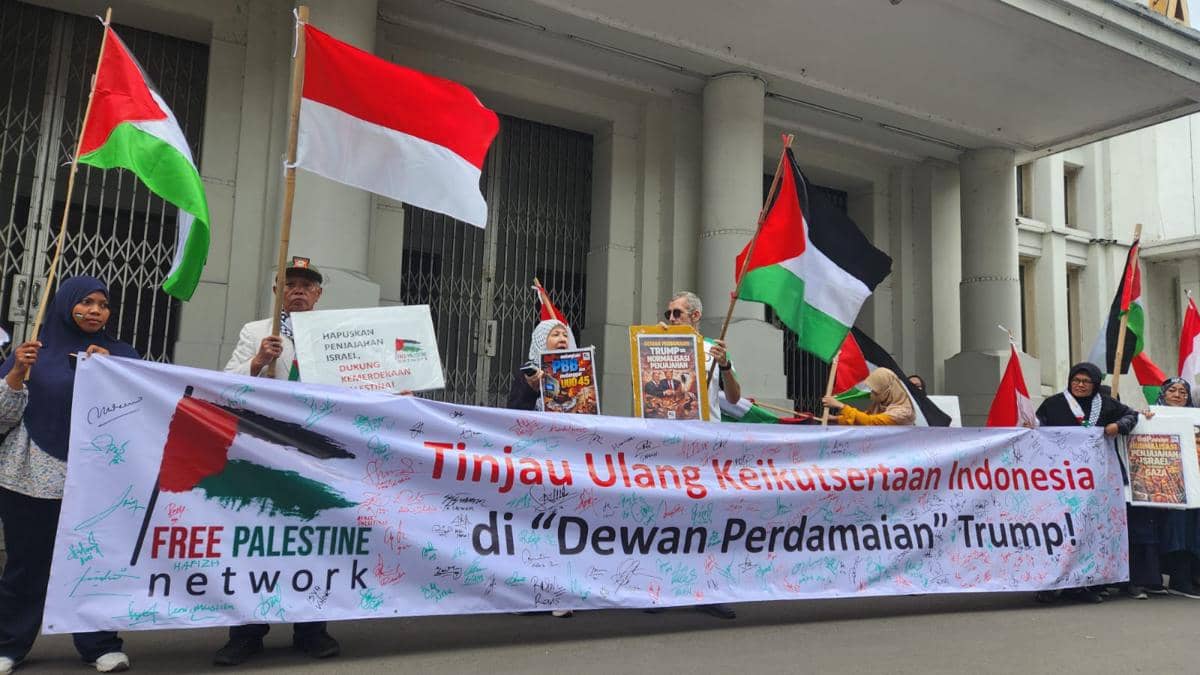 Free Palestine Network (FPN) menggelar aksi simpatik di seluruh Indonesia.