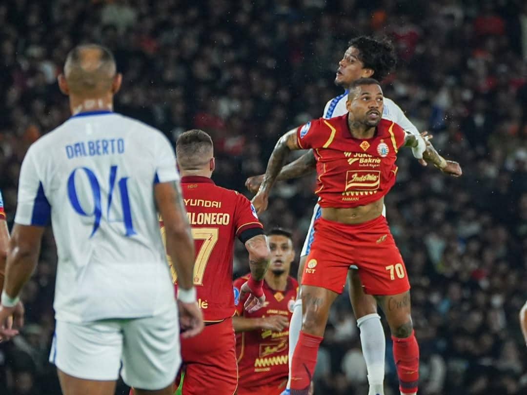 𝐊𝐞𝐦𝐞𝐧𝐚𝐧𝐠𝐚𝐧 𝐃𝐢 𝐃𝐞𝐩𝐚𝐧 𝐌𝐚𝐭𝐚! 🤩🫵 #AremaFC #Aremania #SalamSatuJiwa #BRISuper.heic (2).jpg