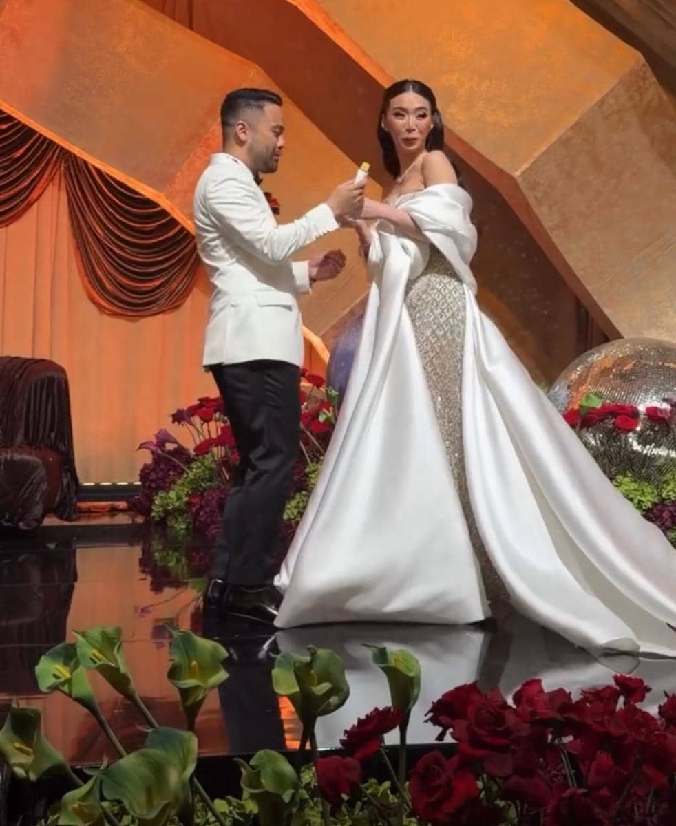 Dekorasi resepsi pernikahan Ranggaz Laksmana dan Angie Prijanto. 