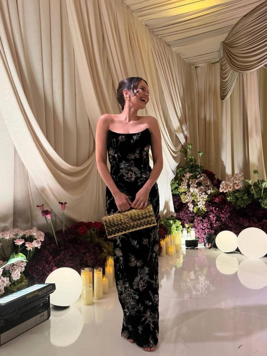 Dekorasi resepsi pernikahan Ranggaz Laksmana dan Angie Prijanto. 