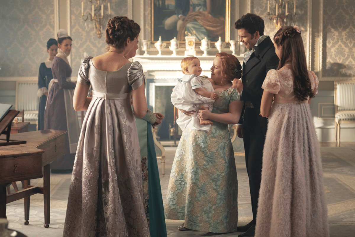 Penelope Featherington berperan sebagai ibu, istri, dan penulis di Bridgerton Season 3