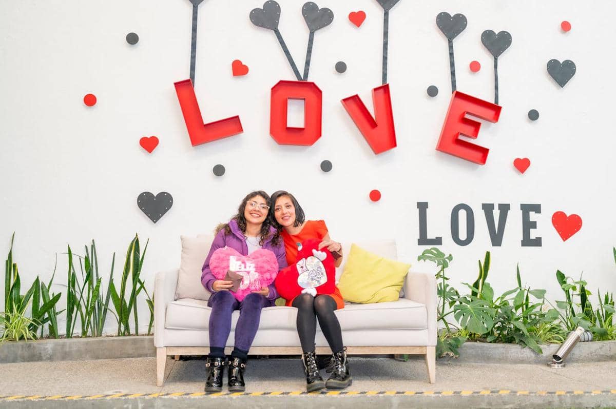 ilustrasi merayakan Valentine bersama sahabat