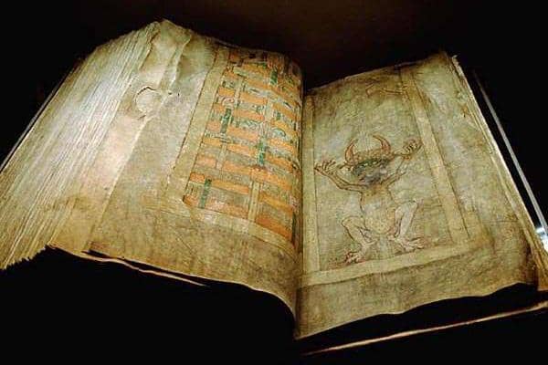 Codex Gigas, yang dikenal sebagai "Alkitab Setan", adalah manuskrip abad pertengahan terbesar di dunia