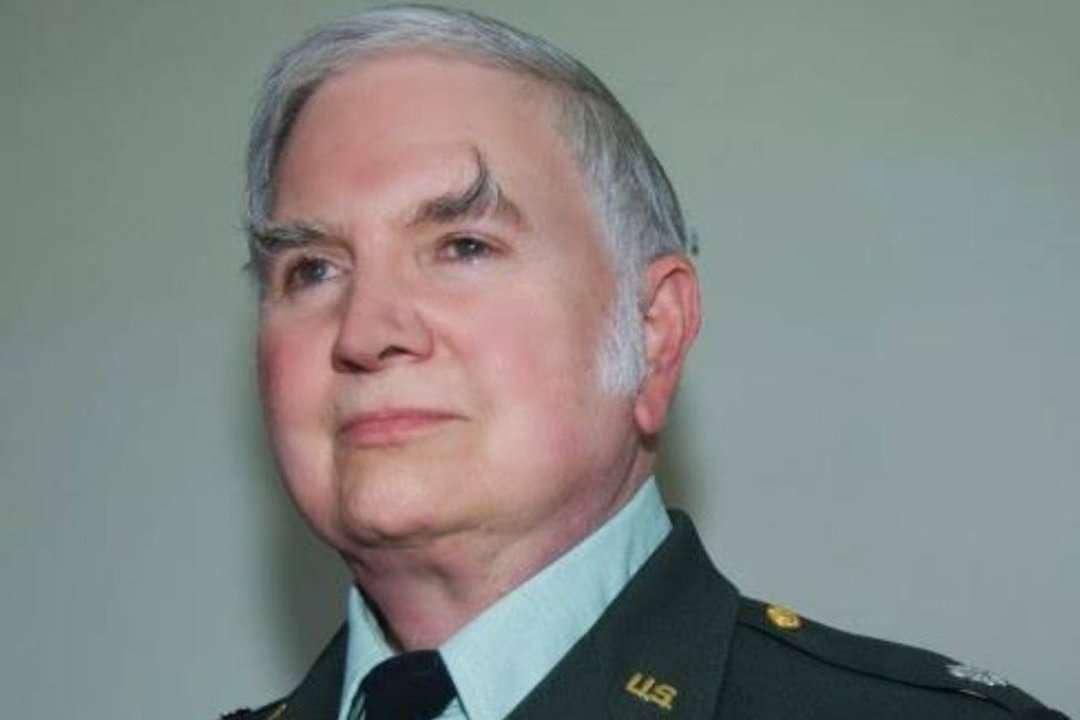 Michael Aquino, mantan tentara AS dan pendiri Temple of Set 