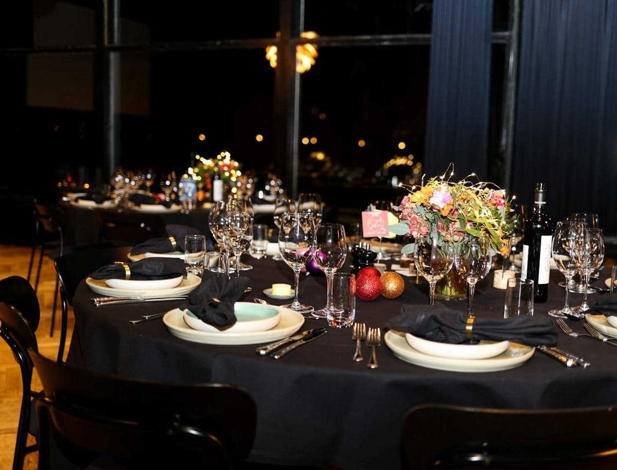 ilustrasi fine dining 