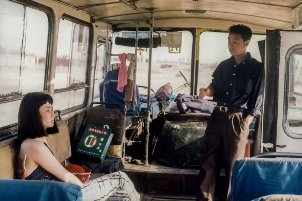 adegan dalam film Caught by the Tides