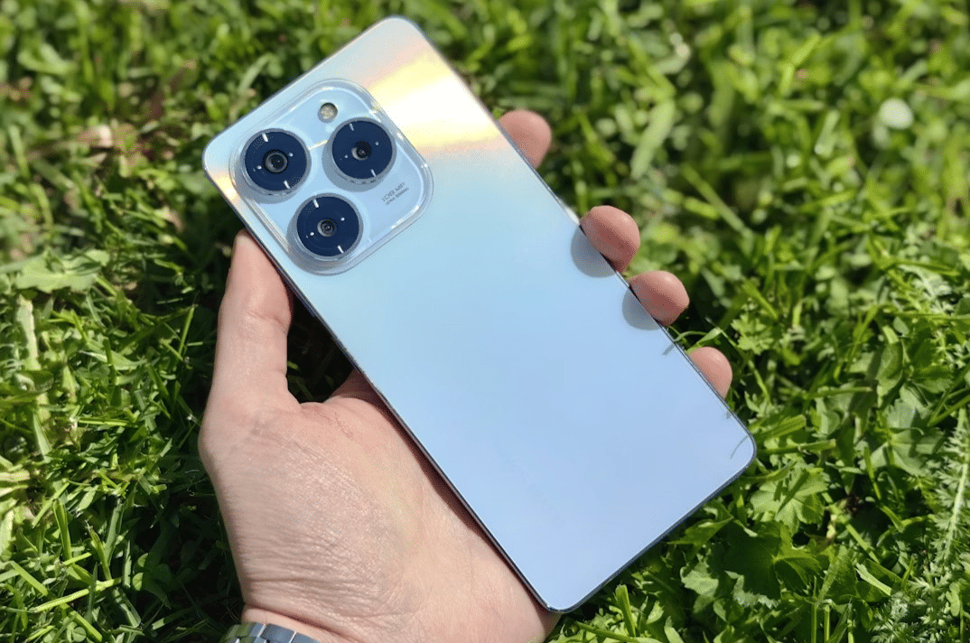 ilustrasi HP mid-range