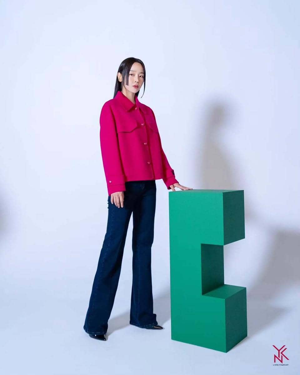 inspirasi gaya ala Shin Hae Sun