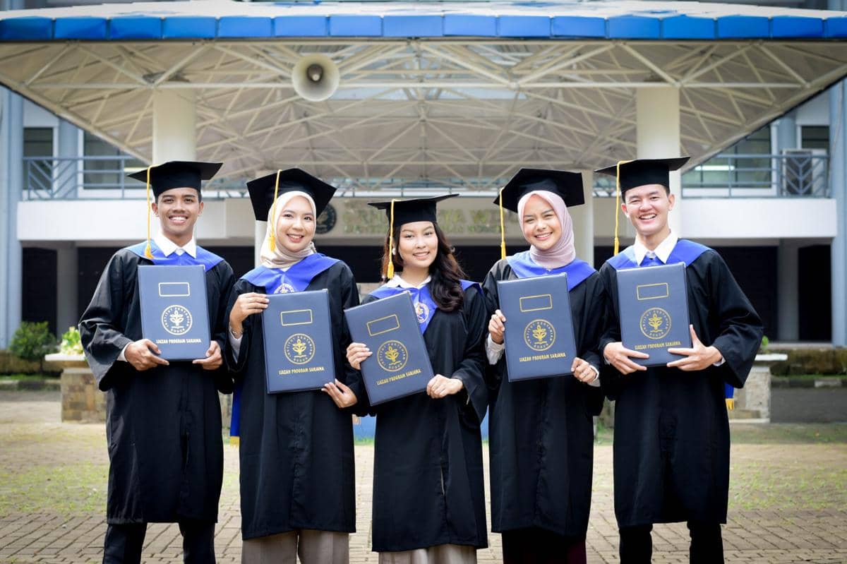 Ilustrasi mahasiswa/i Institut Pertanian Bogor