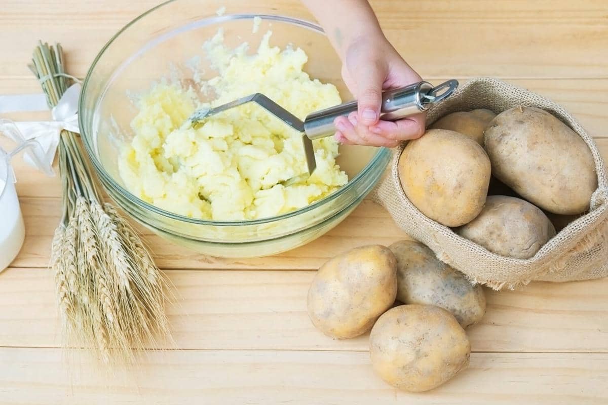 ilustrasi pembuatan mashed potato