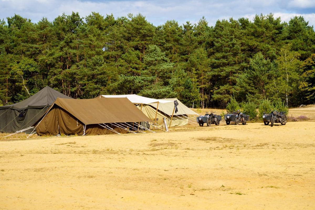 Kamp militer.