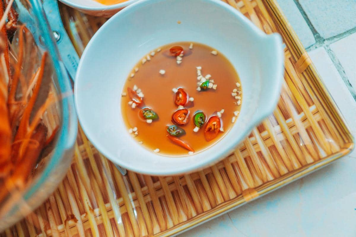 ilustrasi saus bawang putih cabai