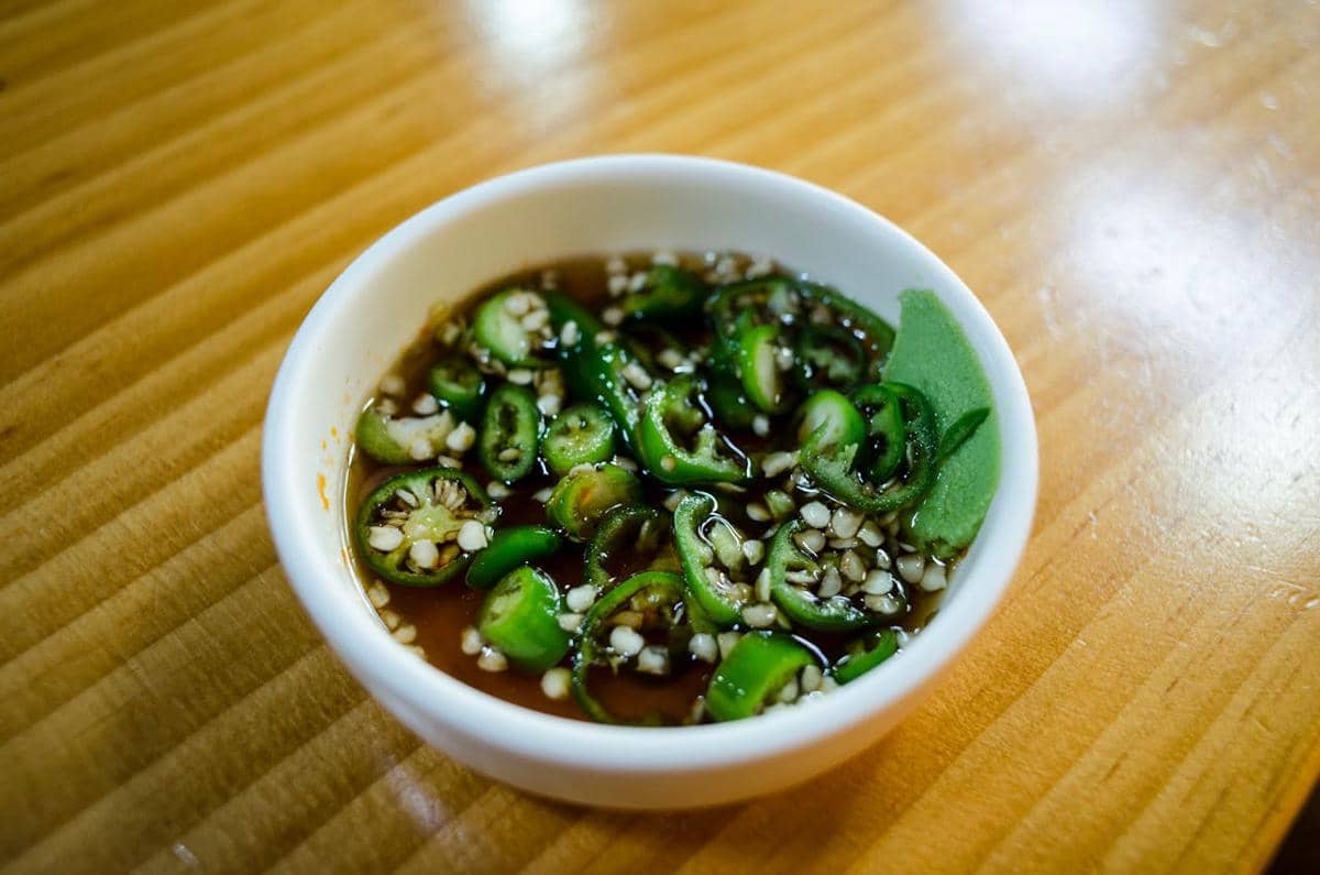 ilustrasi saus bawang putih cabai