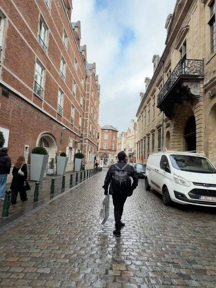 Jenita Janet dan suami jalan-jalan di Belgia