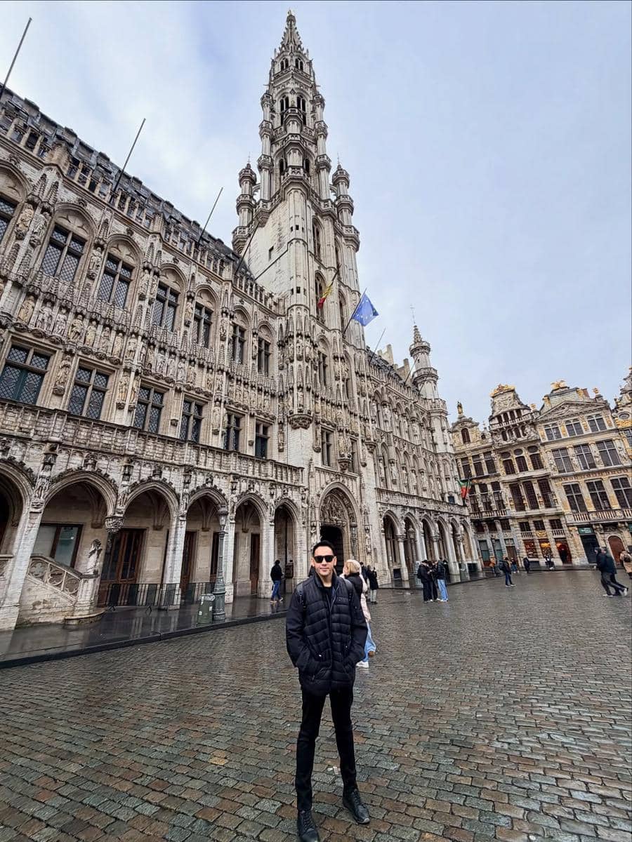 Jenita Janet dan suami jalan-jalan di Belgia