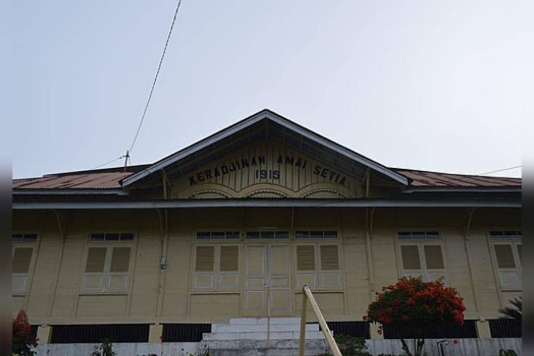 Gedung sekolah Kerajinan Amai Setia di Kotogadang Sumatera Barat yang didirikan oleh Roehana Koeddoes tahun 1911.