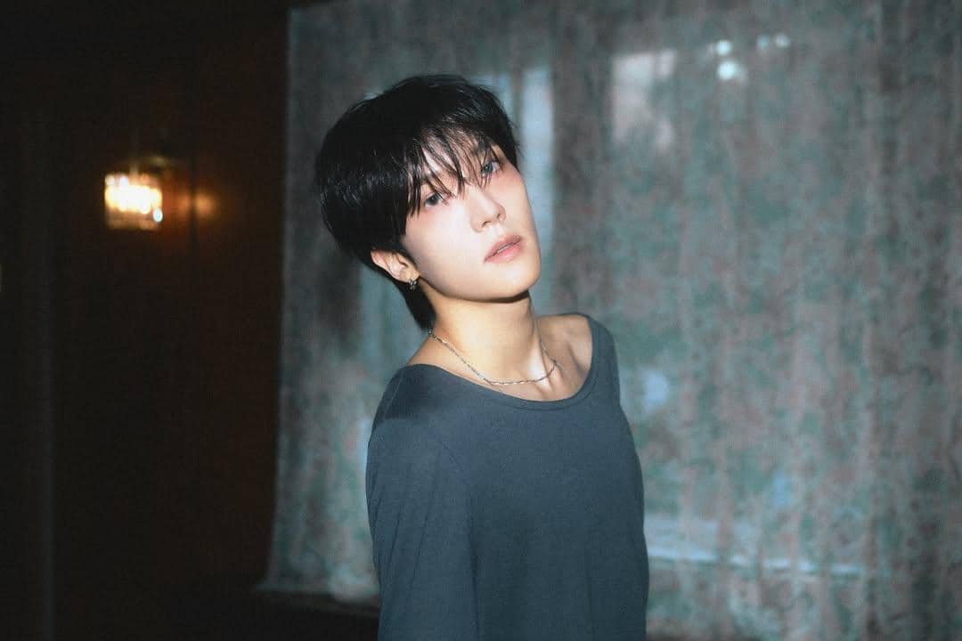 Potret Junghoon OMEGA X 