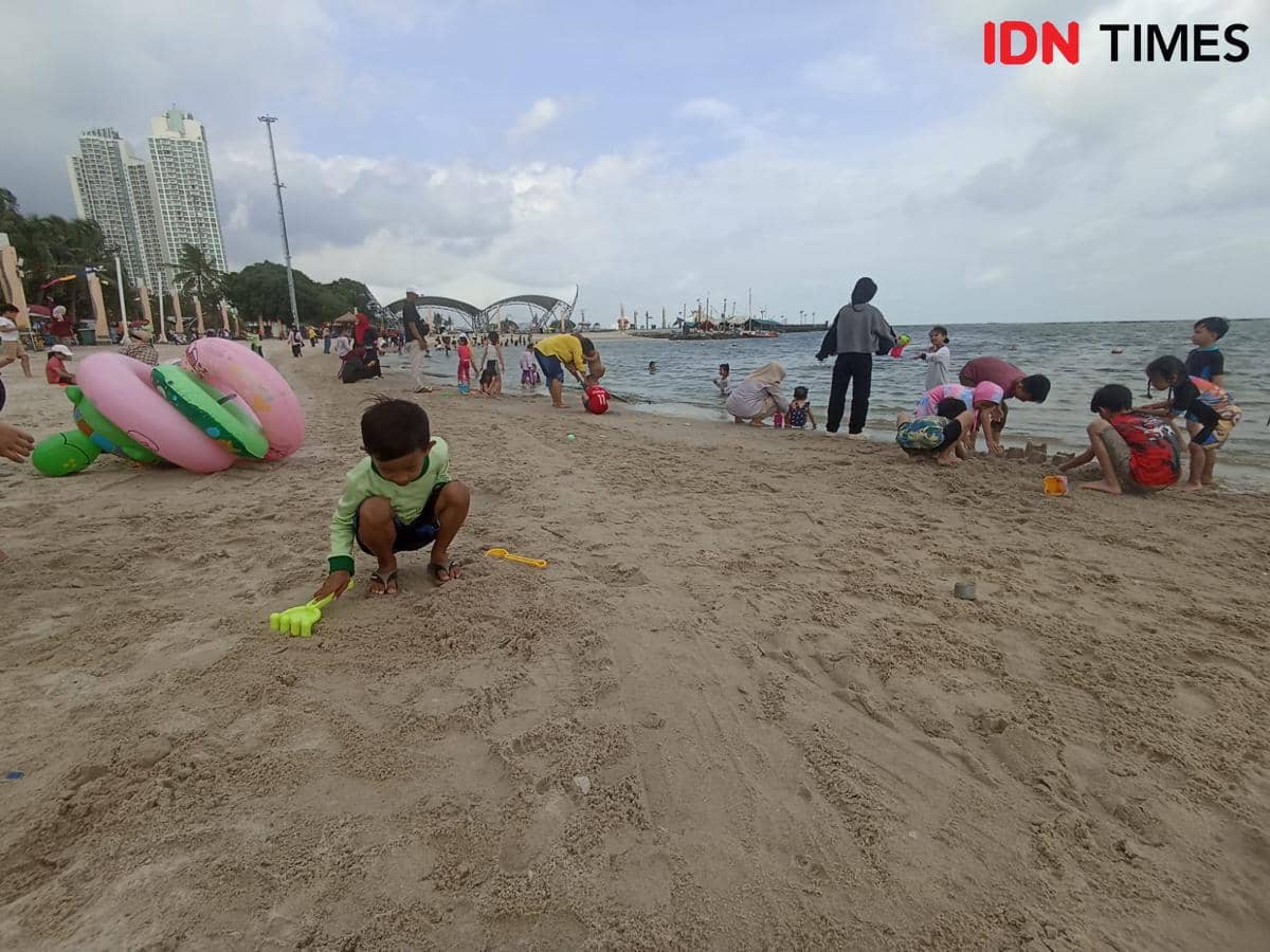 Potret Pantai Ancol, Jakarta Utara