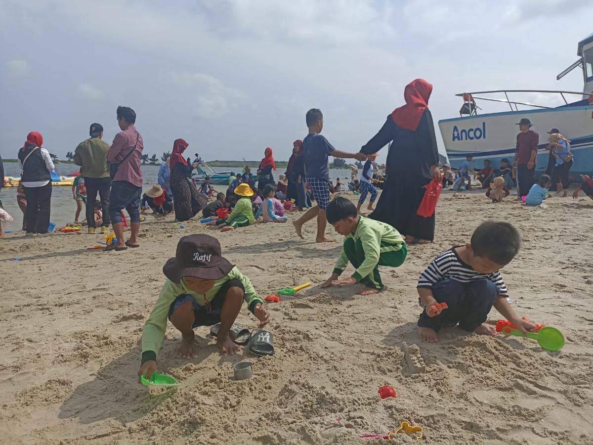 Ilustrasi Ancol pantai Ancol.