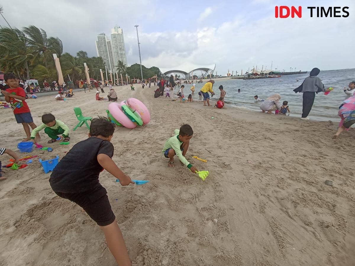 Potret Pantai Ancol