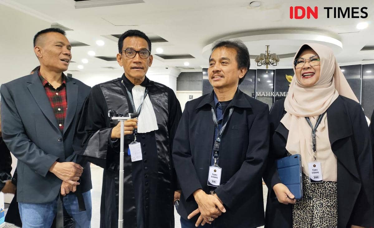 Jadi Tersangka Kasus Ijazah Jokowi, Roy Suryo cs Uji UU ITE dan KUHP