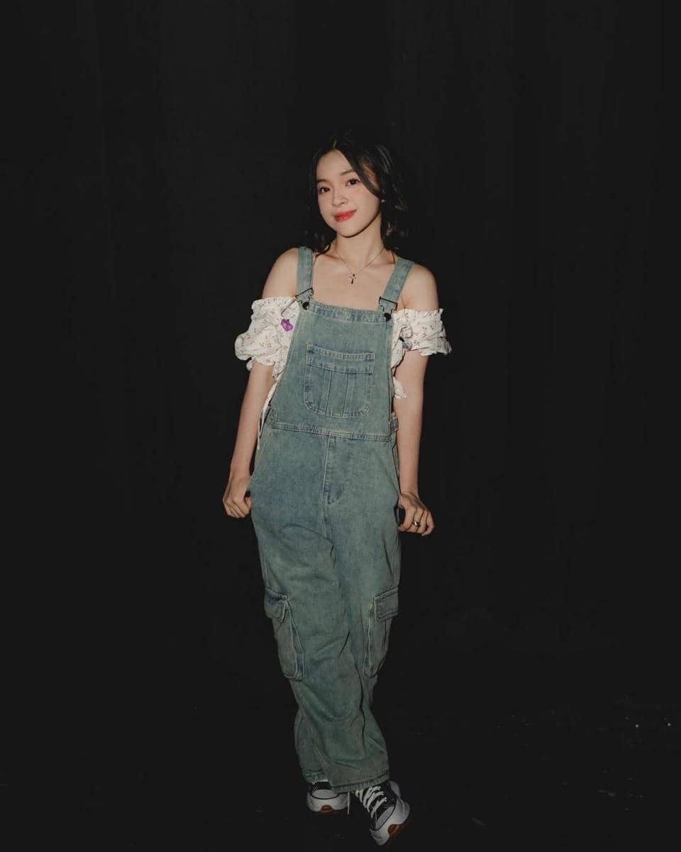 ide padu padan sneakers ala Eca Aura