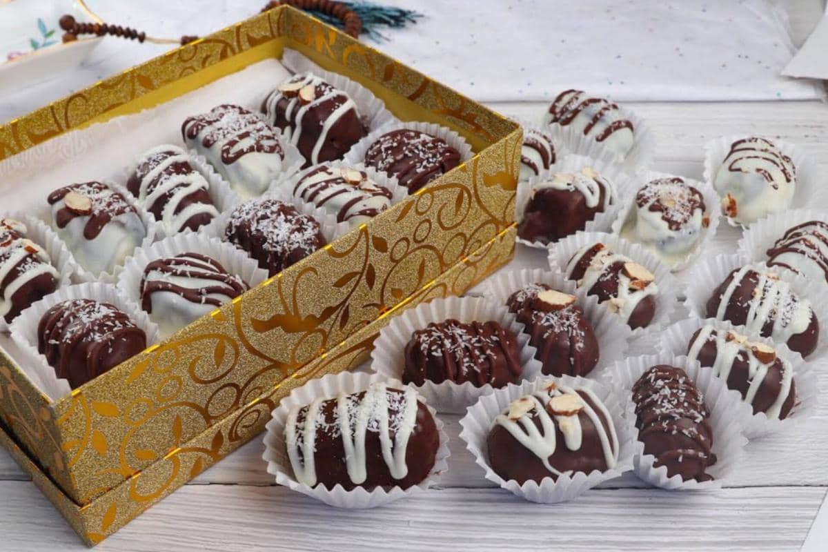 Almond Chocolate Dates 