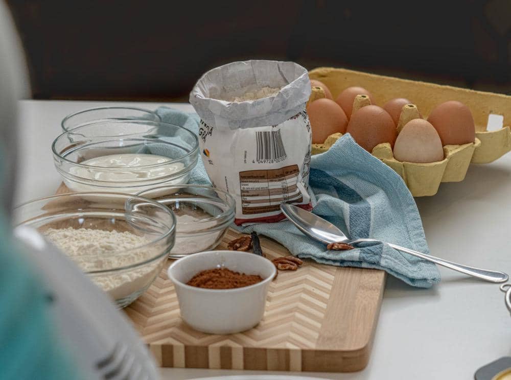 ilustrasi bahan membuat strawberry shortcake 