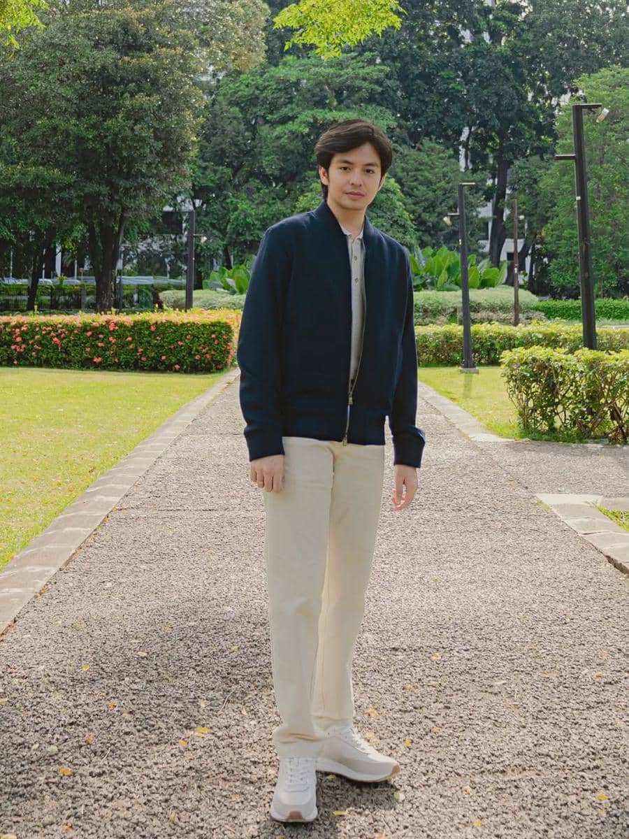 Mix and Match Outfit Pastel ala Angga Yunanda