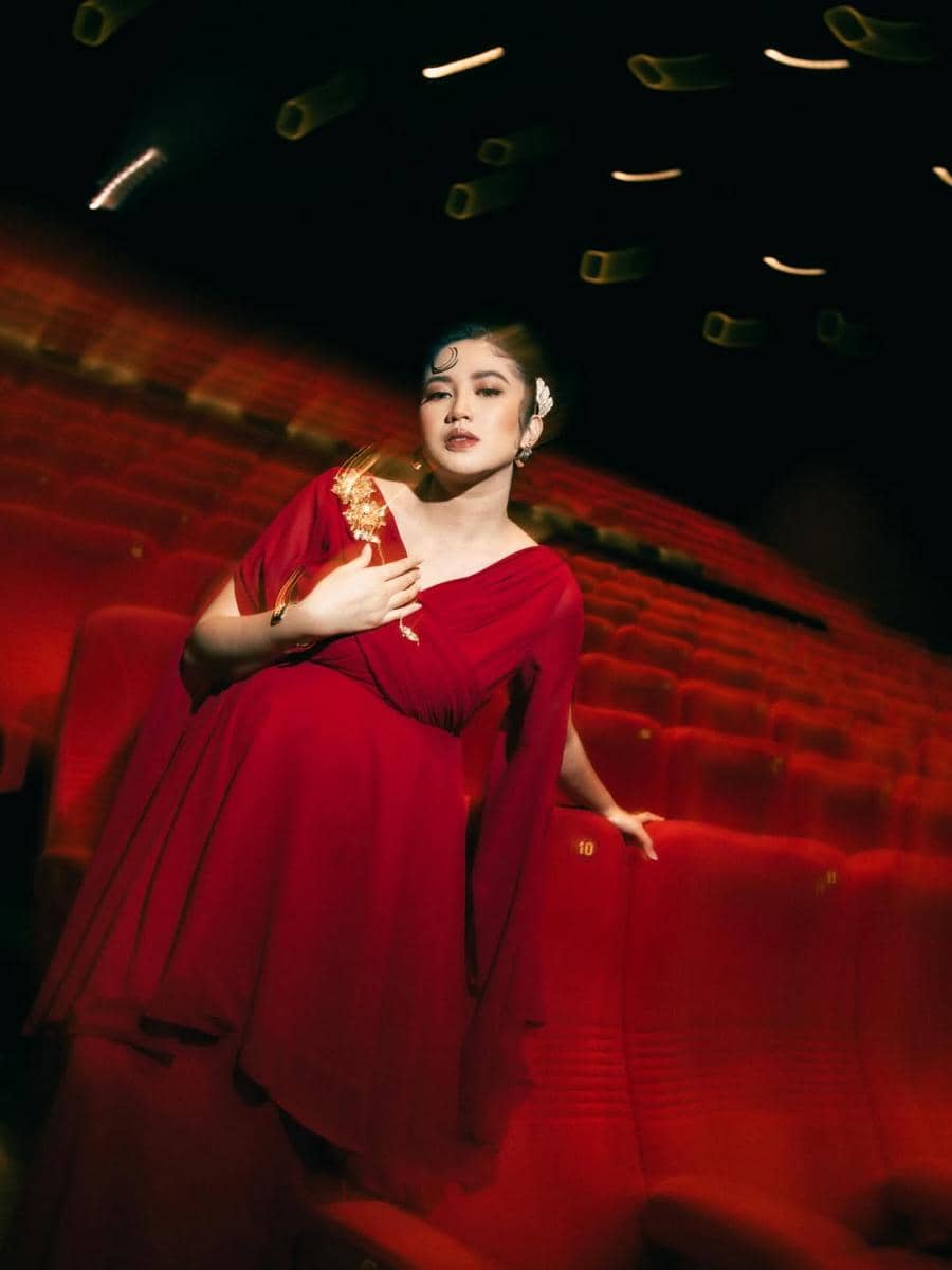 Ochi Rosdiana hamil.